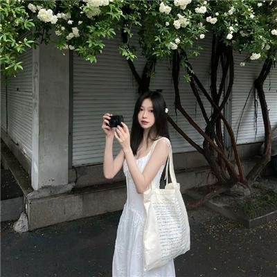 大青树下